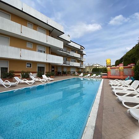 Hotiday Residence Garda Peschiera del Garda Ngoại thất bức ảnh