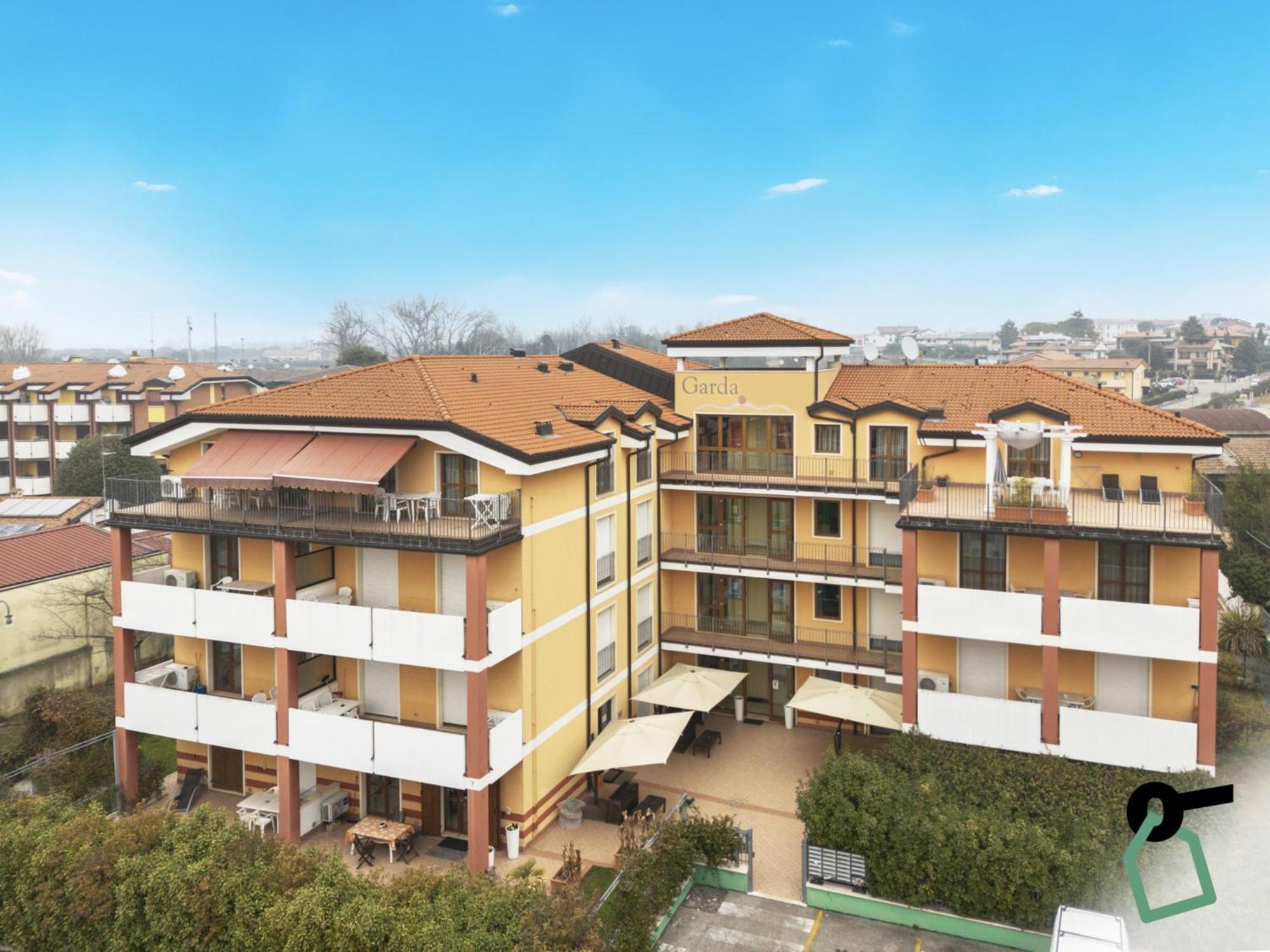 Hotiday Residence Garda Peschiera del Garda Ngoại thất bức ảnh